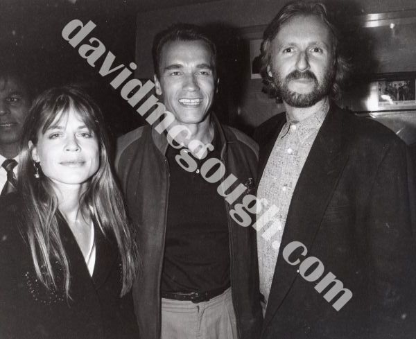 Linda Hamilton, Arnold Schwarzenneger and James Cameron 1991, LA..jpg